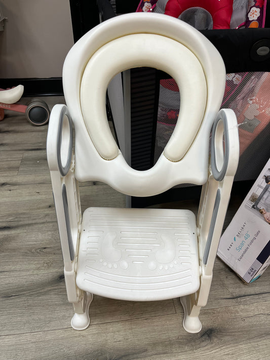 Delta Children
Kid Size Toddler Potty Training Ladder Seat