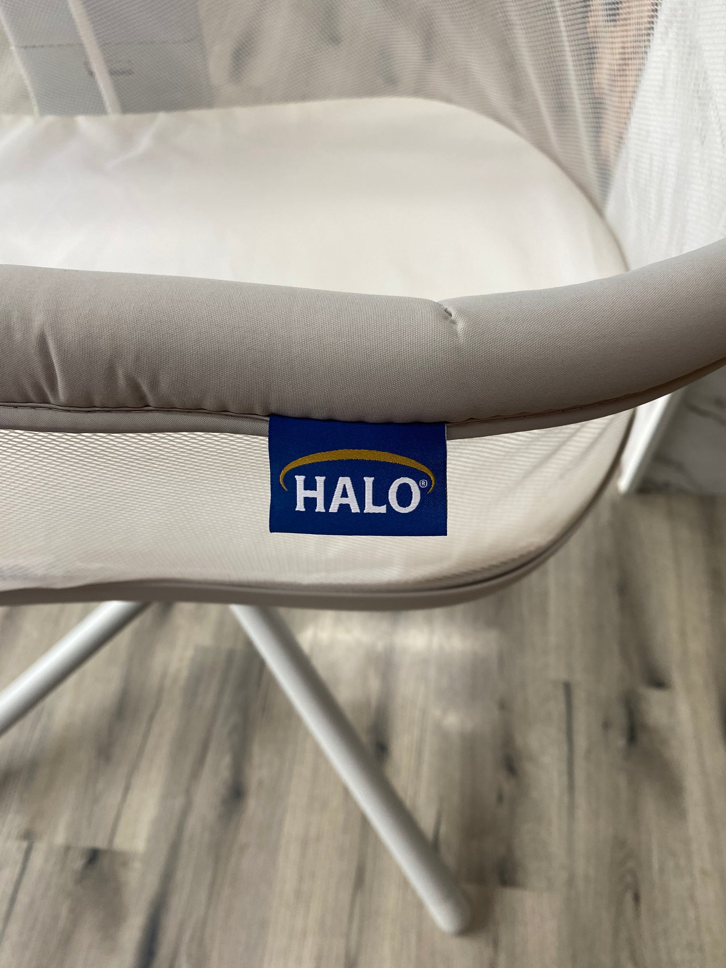Halo Innovations Bassinest Swivel Sleeper 3.0 Gray