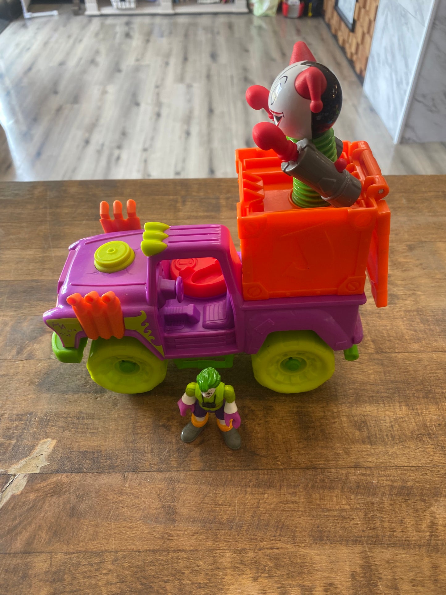 Imaginext DC Super Friends Fisher Price The Joker Surprise Vehicle