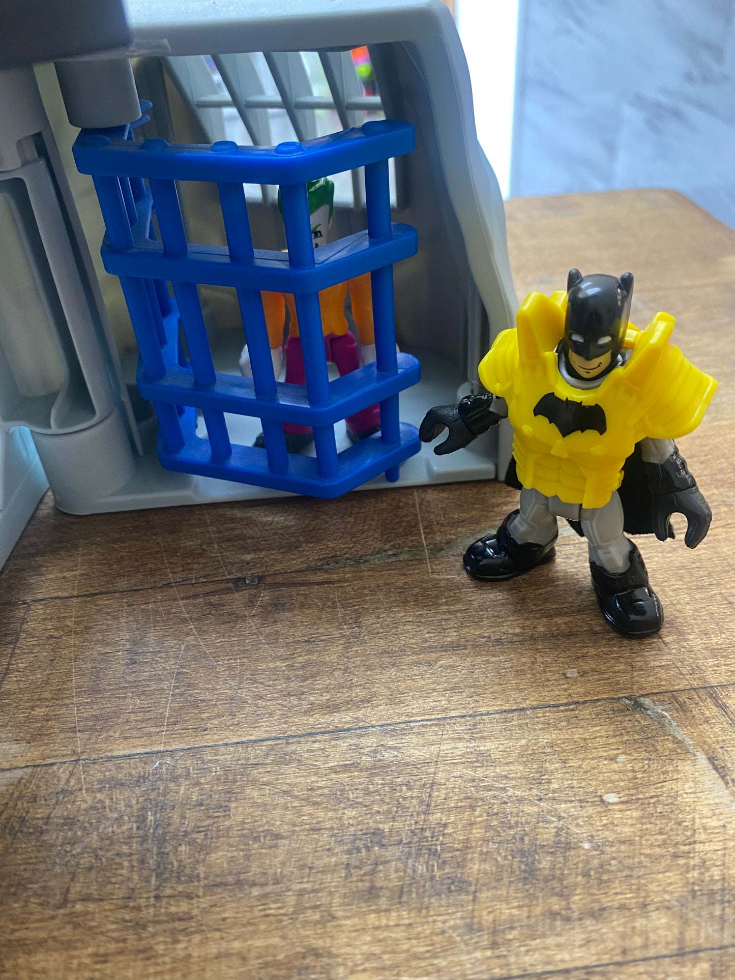 Fisher-Price Imaginext DC Super Friends Transforming Batcave