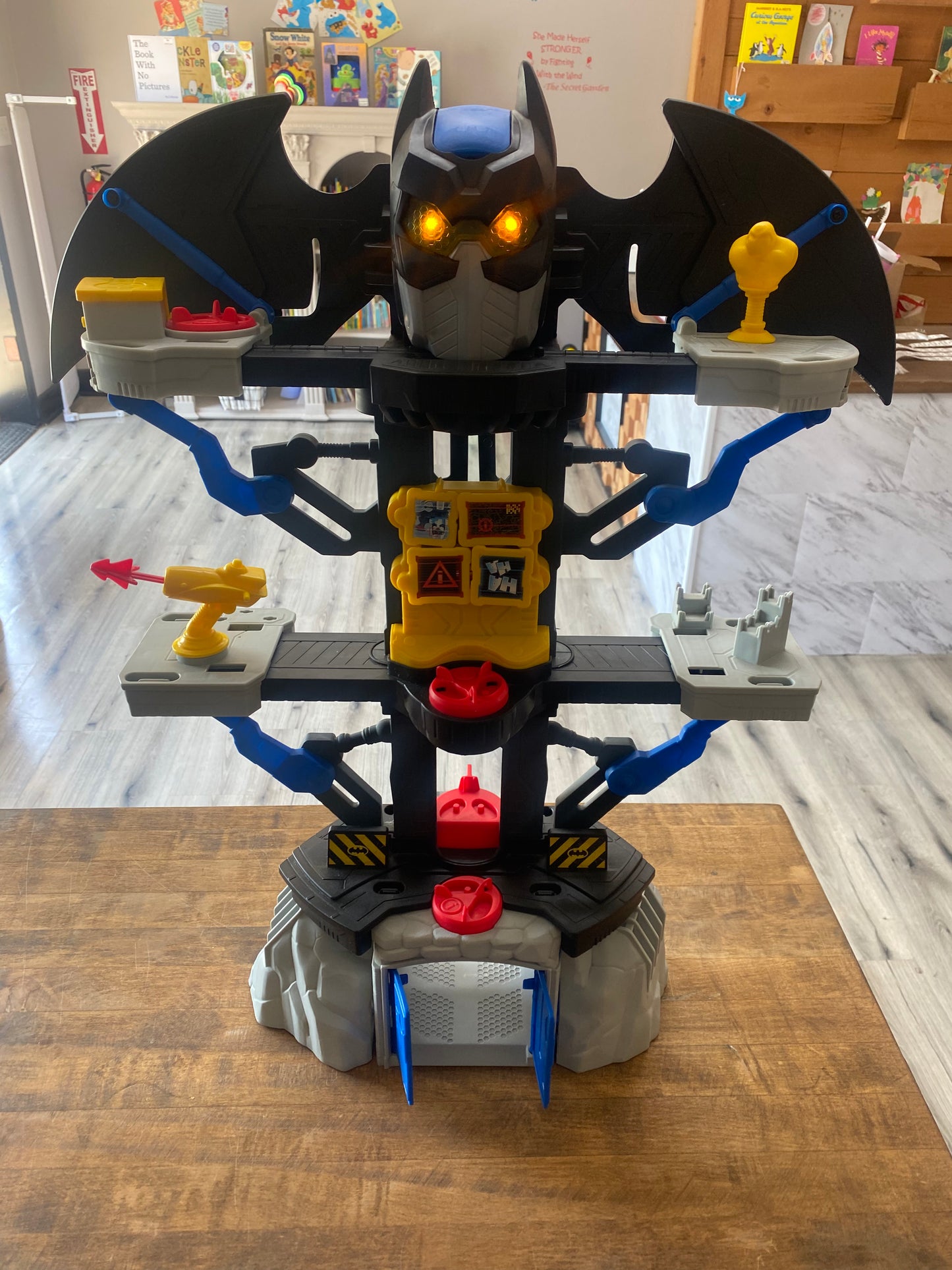 Fisher-Price Imaginext DC Super Friends Transforming Batcave